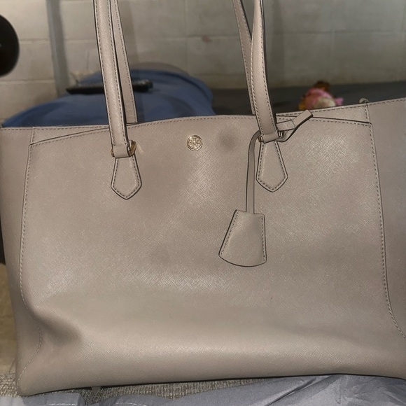 TORY BURCH ROBINSON TOTE - Picture 2 of 15